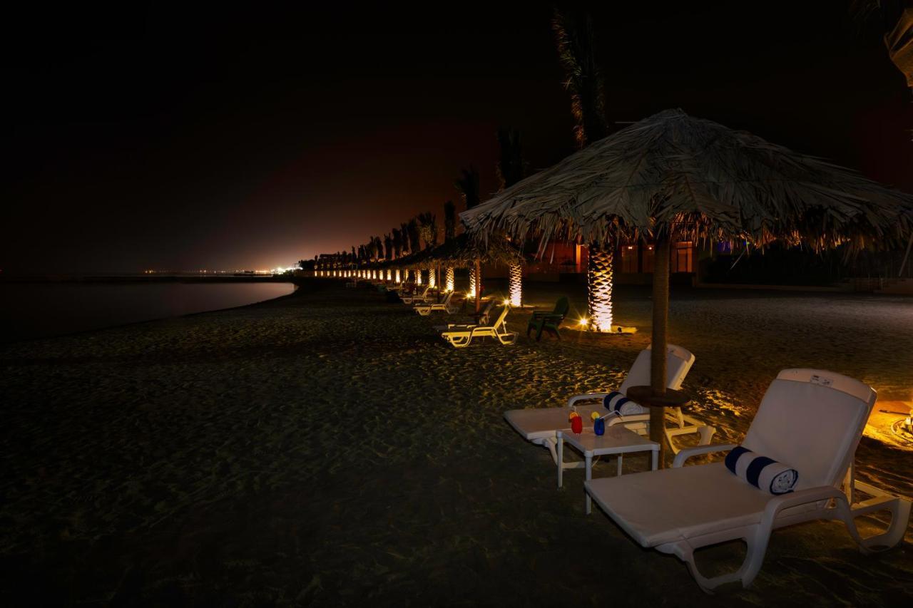 Jaw Resort & Spa Manama Exterior photo