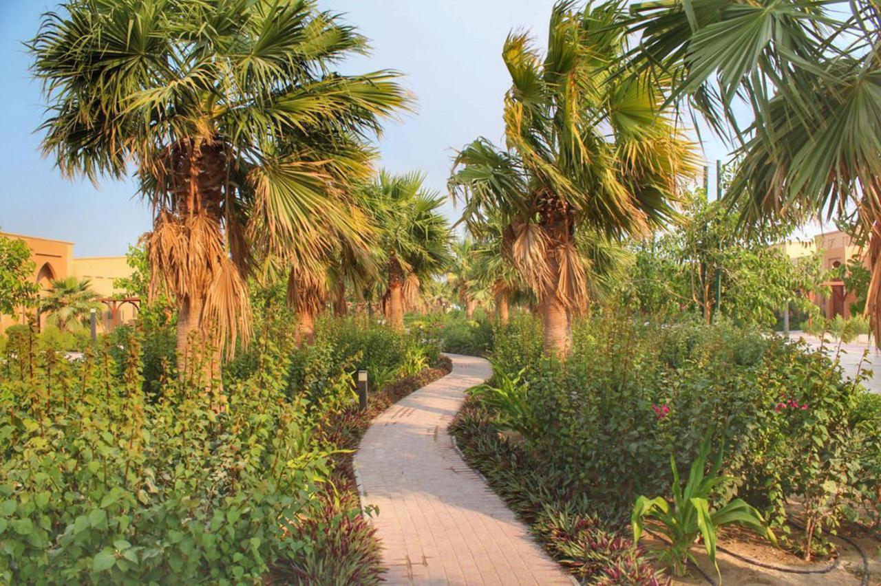 Jaw Resort & Spa Manama Exterior photo