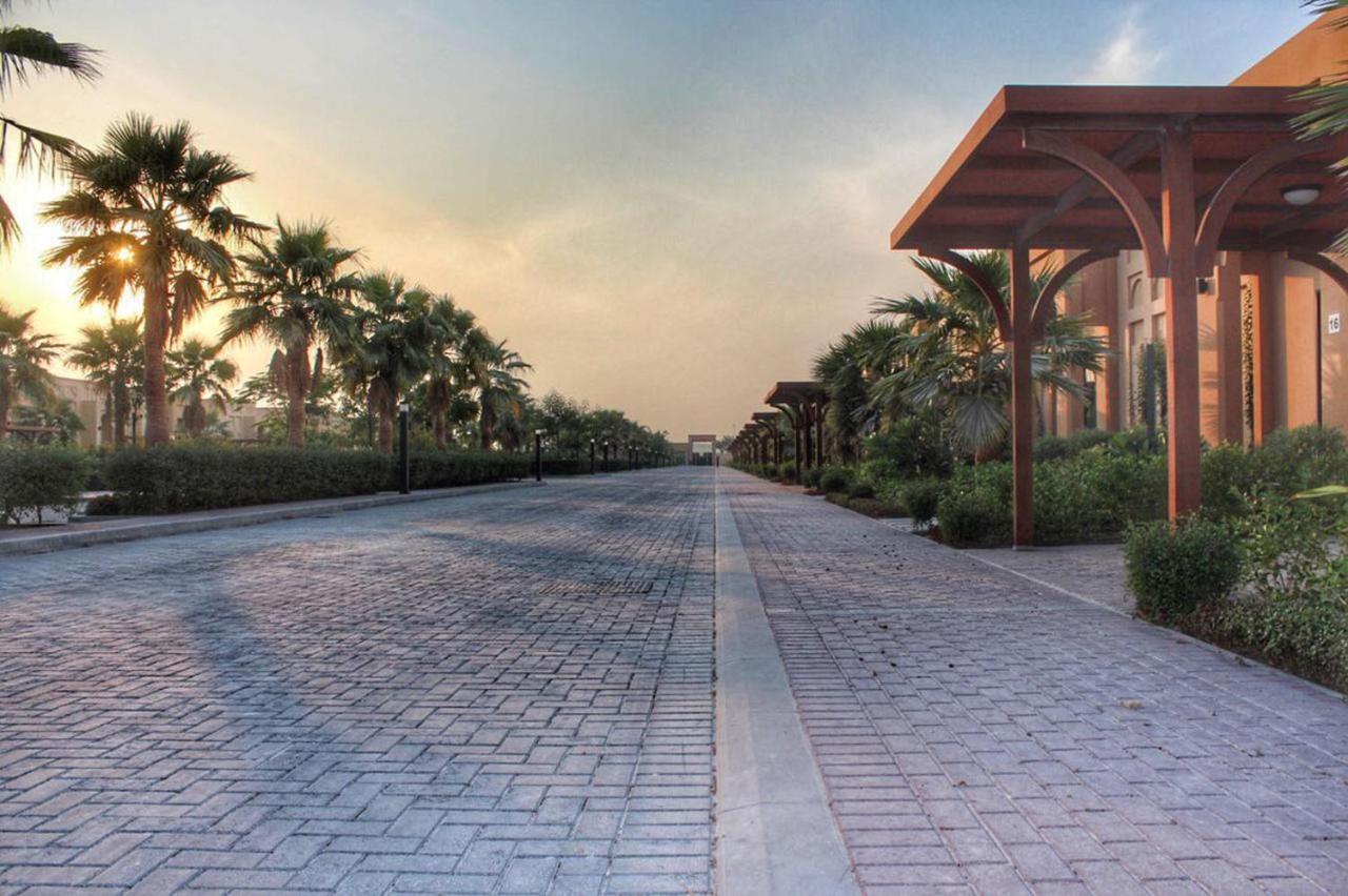 Jaw Resort & Spa Manama Exterior photo