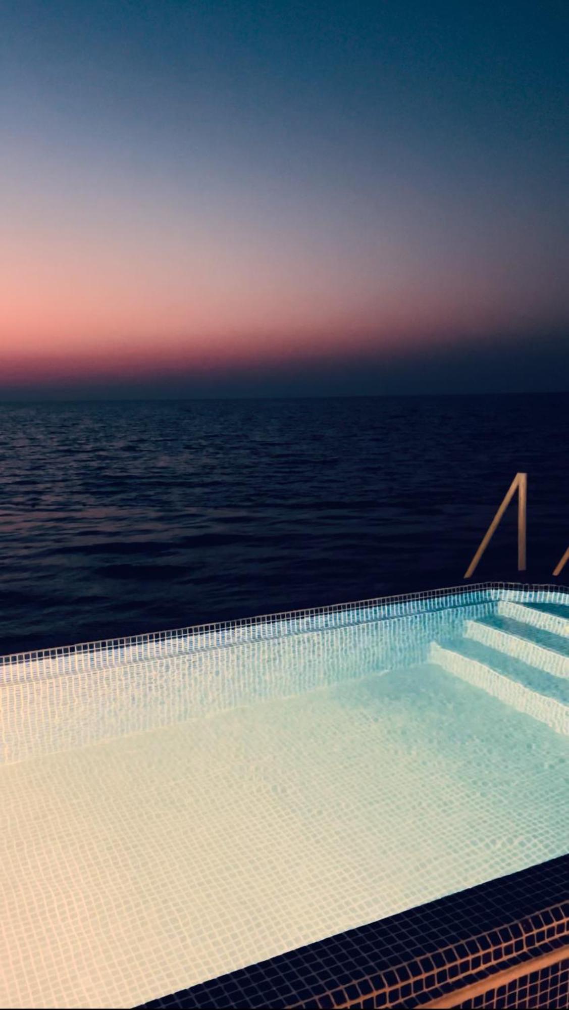 Jaw Resort & Spa Manama Exterior photo